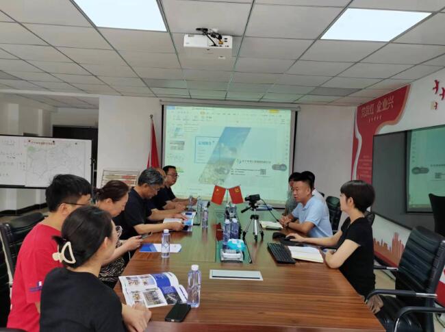 遼寧省測繪地理信息學會理事長楊國范、秘書長高振東一行到公司參觀指導